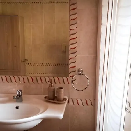 Domumontegrappa - Indipendente Con Giardino - Apartment *