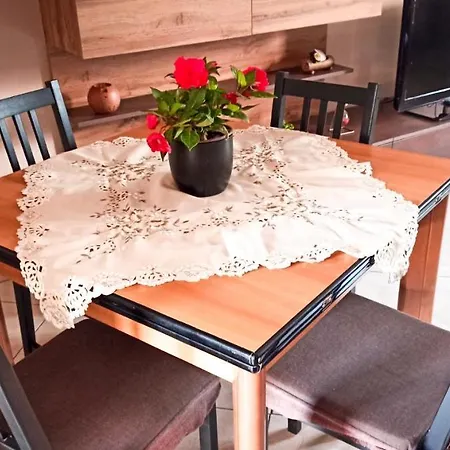Apartment Domumontegrappa - Indipendente Con Giardino -
