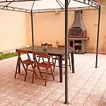 Domumontegrappa - Indipendente Con Giardino -