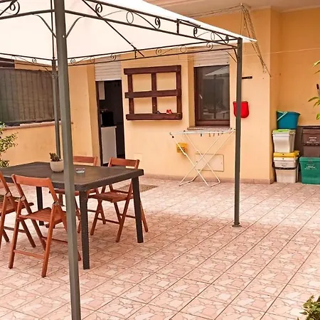 Domumontegrappa - Indipendente Con Giardino -