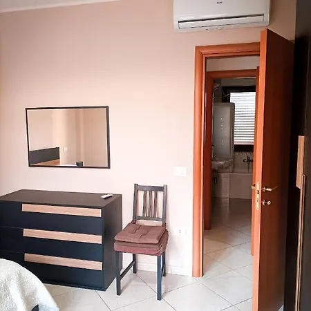 Domumontegrappa - Indipendente Con Giardino - Apartment